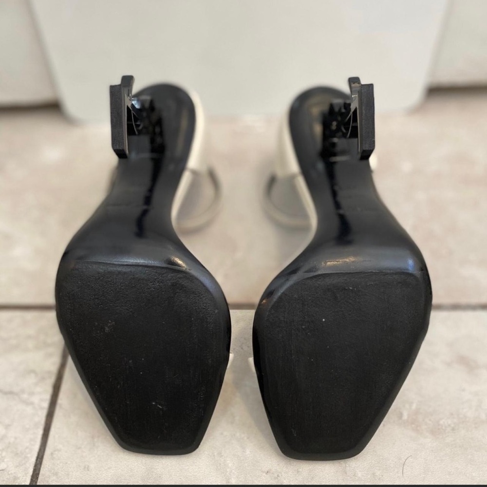 Pre-owned YSL Opium Sandals for Sale!
- Very good condition, minor wear - Picture 4 of 6